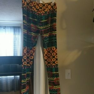 2 pair LulaRoe leggings